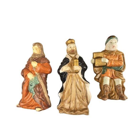 Large Nativity Christmas Holiday Set With 9 Figurines & Stable - Picture 4 of 16